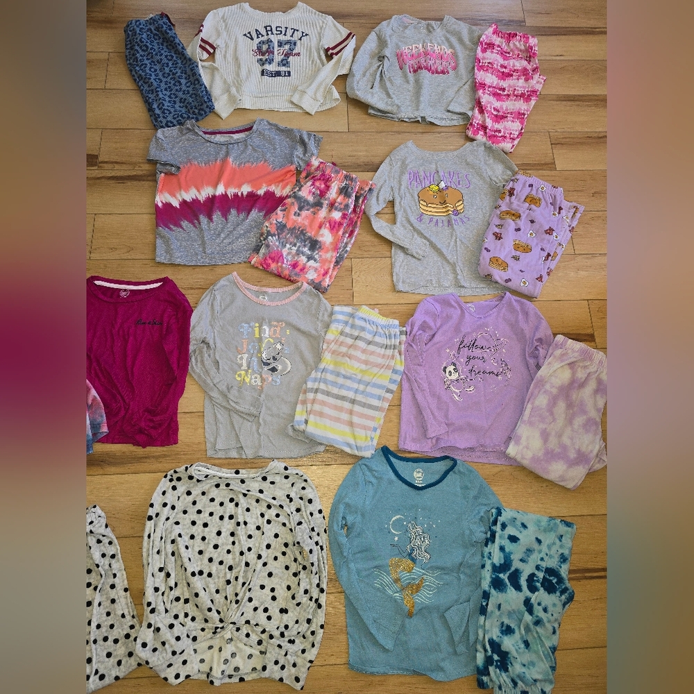 Lot Of Girls Pajama Sets Size 6-7